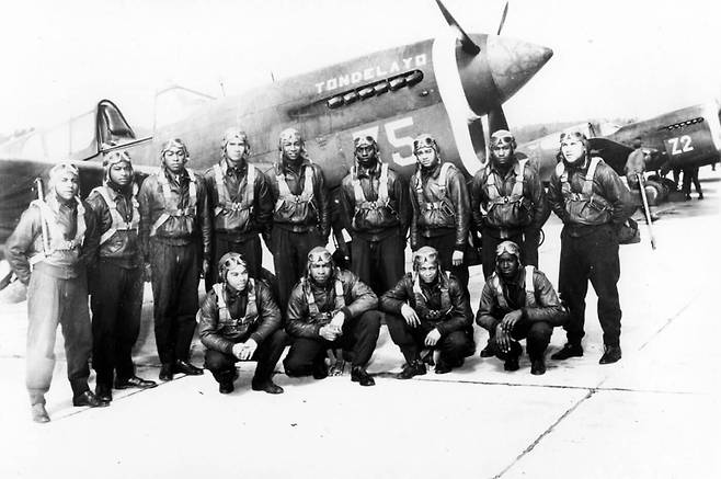 2차 대전 때의 터스키기 항공대 [tuskegeeairmen.org]
