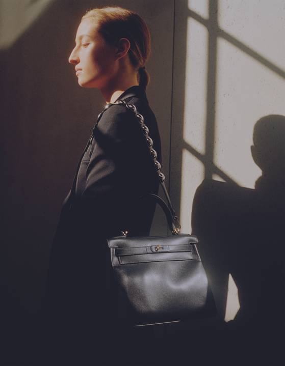 복스 카프스킨 소재의 켈리 백. ⓒJack Davison
