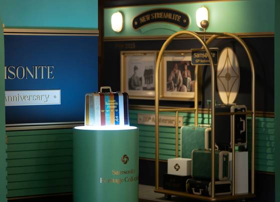 팝업스토어에는 오리지널 '스트림라이트' 개발 당시 실험했던 소재 샘플을 전시했다. 최적의 내구성과 디자인을 추구한 장인정신이 엿보이는 부분이다. 사진 쌤소나이트