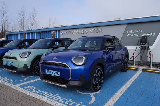The All-Electric MINI Aceman and the All-Electric MINI Countryman [CHO YONG-JUN]