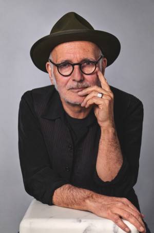 8년 만에 내한공연을 여는 ‘네오클래식 거장’ 루도비코 에이나우디. ⓒMary McCartney