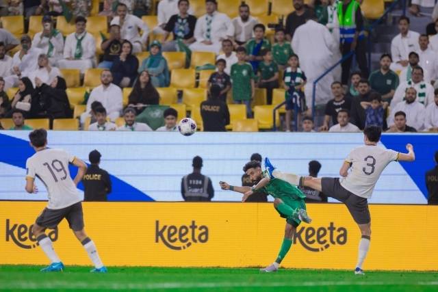 중국은 사우디의 공세를 막아낸 뒤 반격하려 했으나 수적 열세를 극복하지 못했다. 사진=사우디 아라비아 축구 연맹 SNS