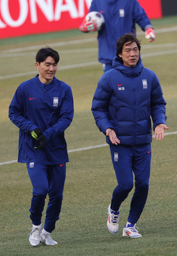 ▲ 축구대표팀 미드필더 황인범은 오만전을 관중석에서 지켜봤다. 요르단전에서는 선발 출전이 유력해 보인다. 홍명보 감독은 오만전의 황인범 결장은 계획됐던 일이라고 밝혔다. ⓒ연합뉴스