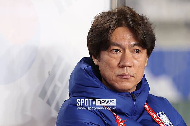 ▲ 홍명보 감독은 "최종예선에 돌입하면서 가장 좋지 않은 경기력을 보였던 경기다. 새로운 조합의 선수가 나서서 어려움이 있었지만, 전반부터 어려웠지만, 득점을 했다. 후반 출발이 좋았지만, 너무 쉬운 볼을 오만에 넘겨줬다. 이기고 있으면서도 이기고 있지 않은 느낌을 받았다"라고 오만전을 평했다. ⓒ곽혜미 기자