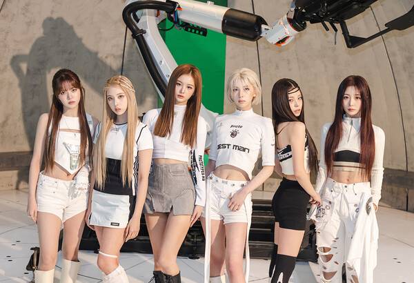 ▲ 엔믹스 새 앨범 타이틀곡 '노 어바웃 미' 뮤직비디오 비하인드 컷. 제공|JYP엔터테인먼트