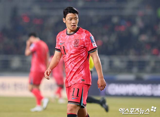 황희찬이 20일 고양종합운동장에서 열린 대한민국과 오만의 2026 국제축구연맹(FIFA) 북중미 월드컵(캐나다-미국-멕시코 공동개최) 아시아지역 3차 예선 B조 7차전에 선발 출장해 골맛을 봤다.&nbsp;고양, 고아라 기자