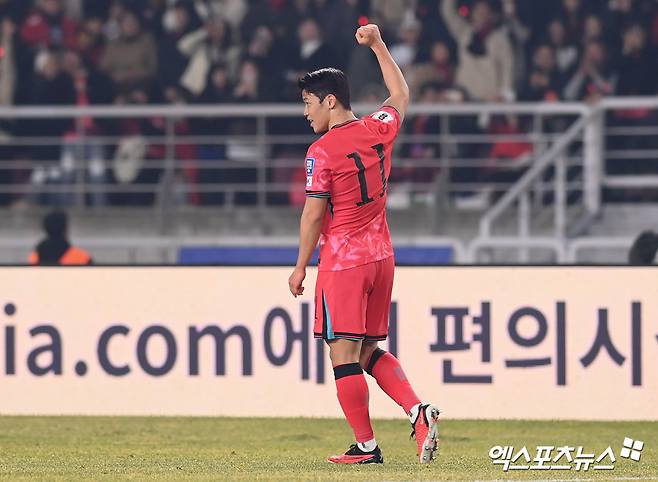황희찬이 20일 고양종합운동장에서 열린 대한민국과 오만의 2026 국제축구연맹(FIFA) 북중미 월드컵(캐나다-미국-멕시코 공동개최) 아시아지역 3차 예선 B조 7차전에 선발 출장해 골맛을 봤다. 고양, 고아라 기자