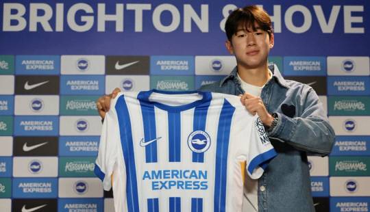 2006년생 대전 미드필더 윤도영(19)이 올 여름부터 잉글랜드 프리미어리그(EPL) 브라이턴 앤드 호브 앨비언의 일원이 되는 가운데 유니폼을 들고 기념사진을 찍고 있다. 브라이턴 앤드 호브 앨비언 홈페이지 갈무리