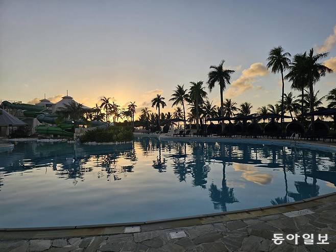 켄싱턴호텔의 노을.