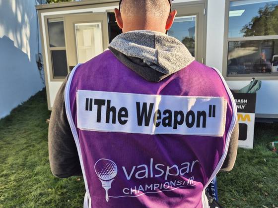 안병훈의 캐디빕. 성호준 기자