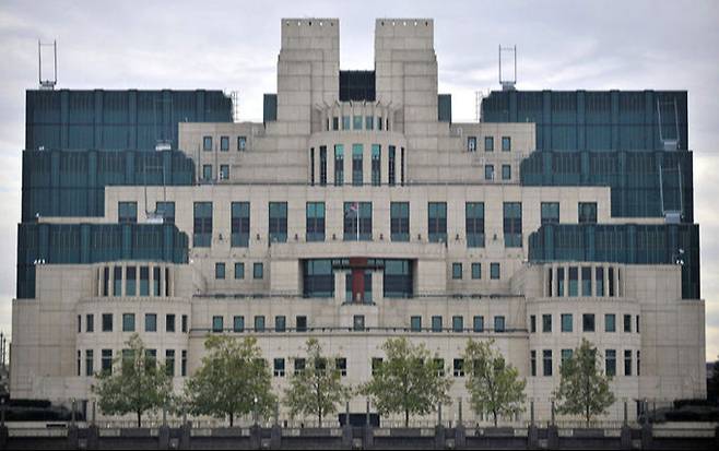 흔히 MI6로 불리는 영국 해외정보국 청사 전경. AP연합뉴스