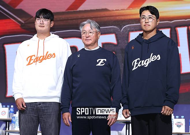 ▲ 2025년 시즌 미디어데이에 참가한 김서현 김경문 감독 채은성(왼쪽부터). ⓒ곽혜미 기자