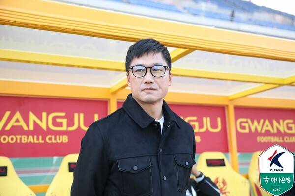 ▲ 이정효 광주FC 감독은 박병진 주심의 경기 운영이 미숙하다며 분노했다. ⓒ한국프로축구연맹