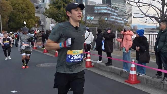 ‘미운 우리 새끼’(미우새) 마라톤 도중 의문의 남성 등장