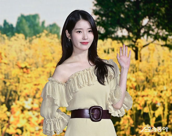 가수 아이유는 한때 자신을 믿지 못하고 불안한 마음에 폭식증에 시달렸다고 고백한 바 있다. 주현희 기자 teth1147@donga.com