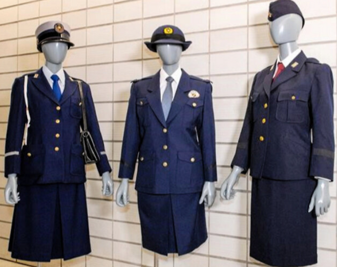 일본 여경들이 착용하는 스커트형 제복 모습. [사진=일본경시청]