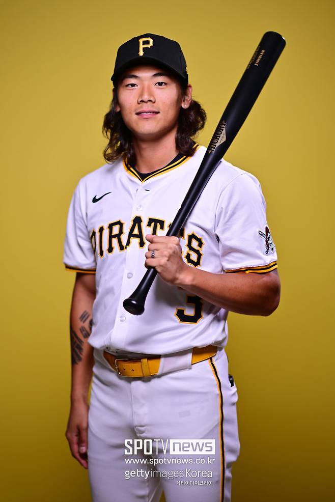 ▲ 현지 언론은 마지막 로스터 한 자리를 두고 배지환과 잭 스윈스키의 경쟁이 이어질 것이라 보고 있다.