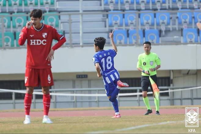 골세리머니를 펼치는 부산교통공사의 박희수 [대한축구협회 제공. 재판매 및 DB 금지]