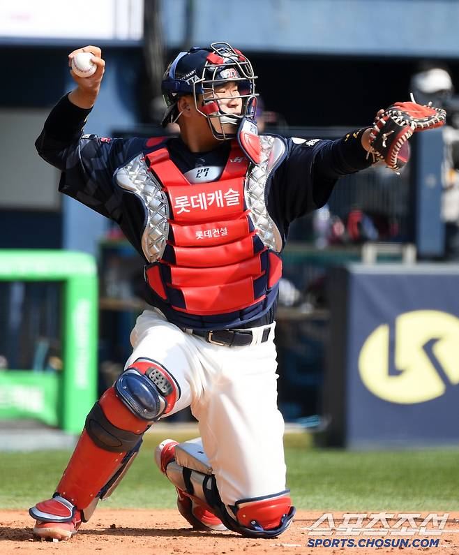 건강한 모습으로 다시 돌아온 안방마님 유강남.