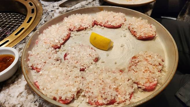 로스옥의 우설구이. 안병준 기자