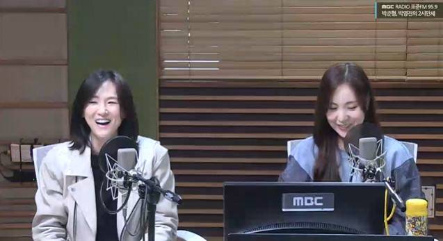 왼쪽부터 이희진, 간미연(MBC 표준FM ‘박준형, 박영진의 2시 만세’)
