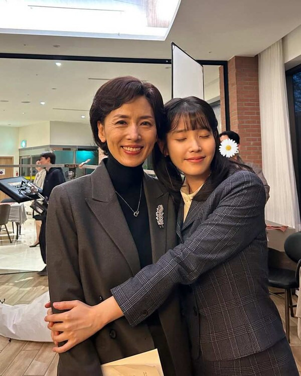 ​사진=아이유 인스타그램