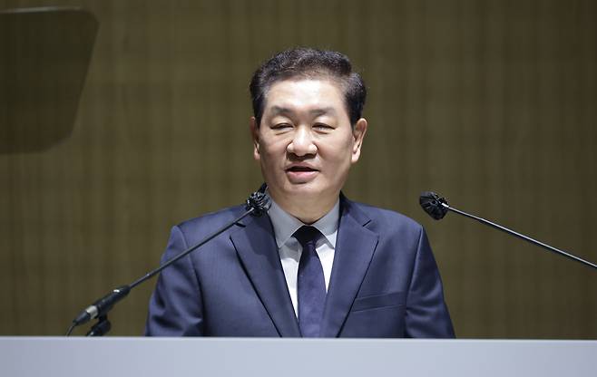 한종희 삼성전자 대표이사 부회장이 19일 오전 경기 수원시 영통구 수원컨벤션센터에서 열린 제56기 삼성전자 정기주주총회에서 인사말을 하고 있다. /뉴스1