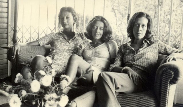 'Novas Cartas Portuguesas(New Portuguese Letters)'를 출간한 70년대의 세 마리아. 왼쪽부터 마리아 이사벨 바레누, 마리아 테레사 오르타, 마리아 벨호 다 코스타. Dom Quixote