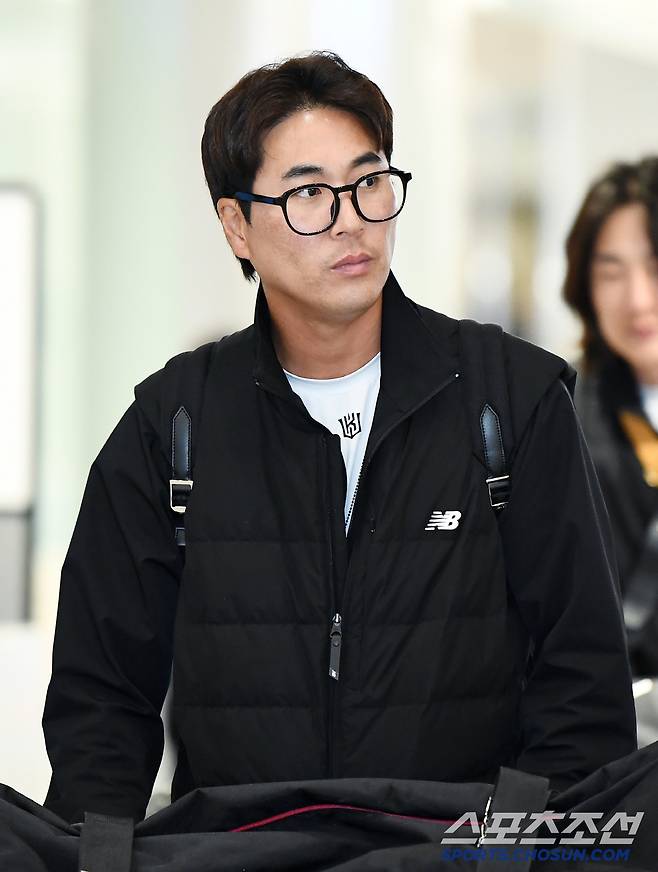 KT 위즈가 오키나와에서 진행된 전지훈련을 마친 후 6일 오후 인천국제공항을 통해 귀국했다. 우규민이 입국장을 나오고 있다. 인천공항=정재근 기자 cjg@sportschosun.com/2025.3.6/