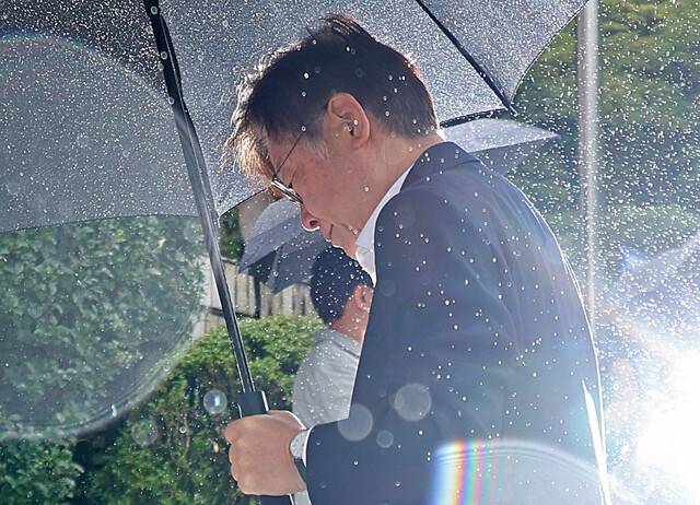 지난 2023년 9월26일 이재명 더불어민주당 대표가 서울 서초구 서울중앙지방법원에서 열린 구속 전 피의자 심문(영장실질심사)에 출석하고 있다. 당시 법원은 이 대표의 영장을 기각했다. 김혜윤 기자 unique@hani.co.kr