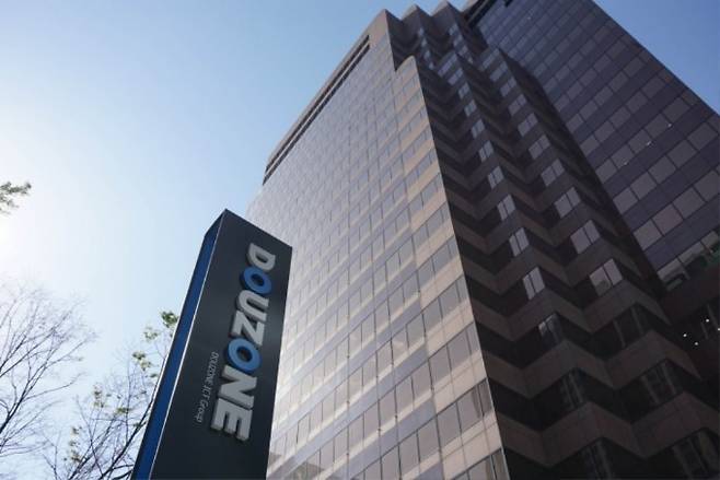 ‘유력 후보’ 더존뱅크·유뱅크, 제4인뱅서 한 발 물러선 이유