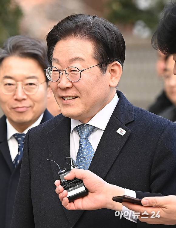 이재명 더불어민주당 대표가 26일 오후 서울고등법원에서 열린 공직선거법 위반 결심 공판에 출석하고 있다. [사진=곽영래 기자]