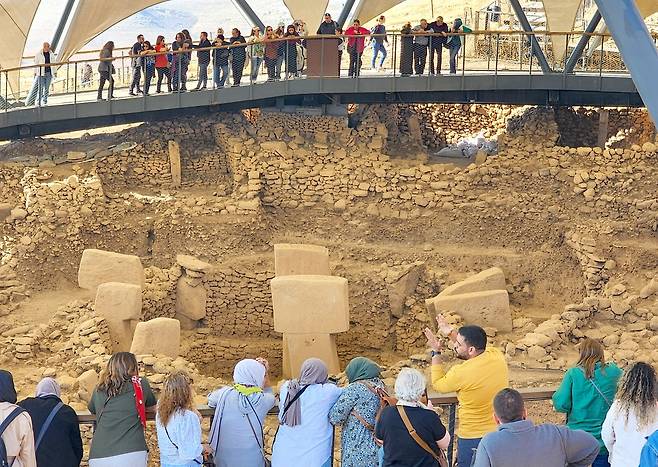 1만2000년전 고지대 신전 겸 주민 공회당 유적인 괴베클리테페. 고구려인, 흉노인들도 섞인 것으로 알려진 돌궐(투르크)의 서진(西進) 끝에 정착한 튀르키예의 ‘테페’, 한민족 중 맥족이 건너간 멕시코의 ‘테페’, 한국의 ‘태백’은 모두 같은 뜻이다.