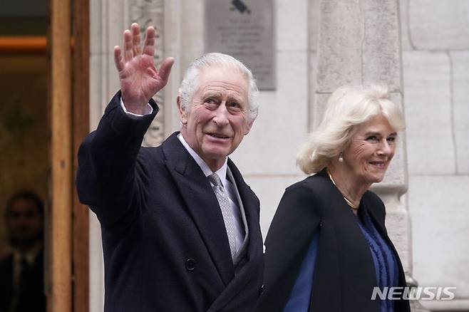 {AP/뉴시스] 찰스 3세 영국 국왕과 카멀라 왕비. (사진=뉴시스DB)