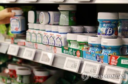 대형마트에 진열된 껌 *기사 내용과 직접 관련 없음 [연합뉴스 제공]