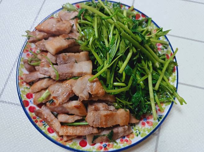 삼겹살맛있게 먹는법 삼겹살미나리구이 미나리 맛있게 먹는법