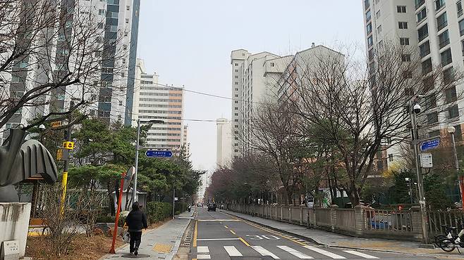 25일 오후 서울 용산구 이촌동의 거리. 양다훈 기자