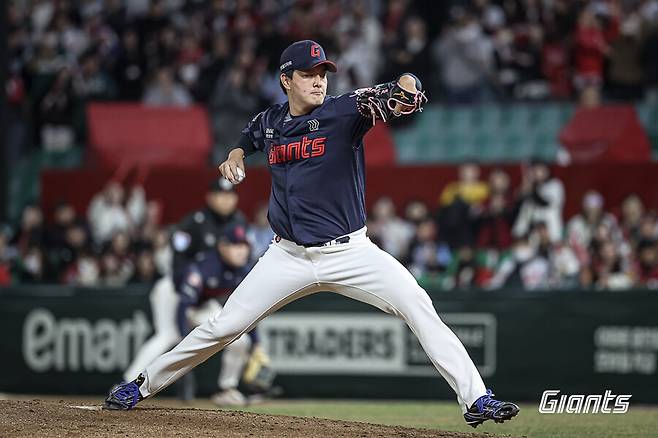 ▲ 인천 징크스 탈출 시점이 관심을 모으는 롯데 마무리 김원중 ⓒ롯데자이언츠