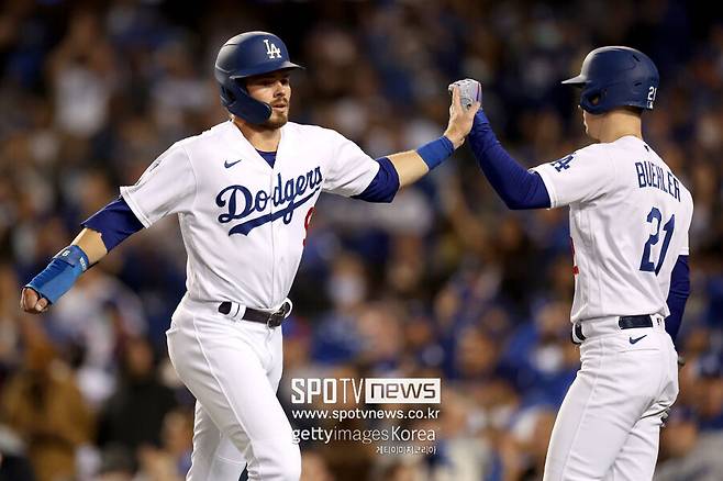 ▲ 한때 팀 내 최고 유망주들로 뽑혔던 개빈 럭스(왼쪽)과 워커 뷸러는 이번 오프시즌 다저스의 선택을 받지 못하며 이적을 해야 했다