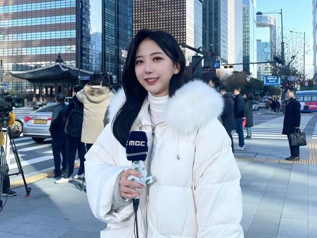 지난해 9월 사망한 MBC 기상캐스터 고 오요안나 씨가 생전 직장 내 괴롭힘에 시달렸다는 의혹과 관련해 유족들이 제기한 손해배상 청구 소송 무변론 판결이 취소됐다./오요안나 인스타그램 갈무리