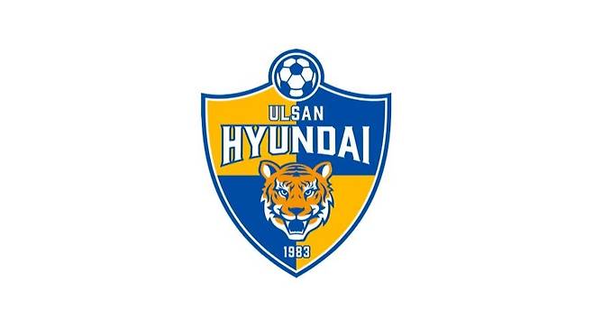 IMG_4157.jpeg GPT야! 울산 현대에 입단한 호날두 만들어줘!