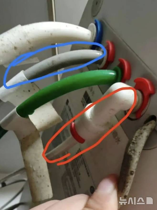 [서울=뉴시스] 수돗물 정화 장치가 잘못 설치된 모습(사진=바이두)