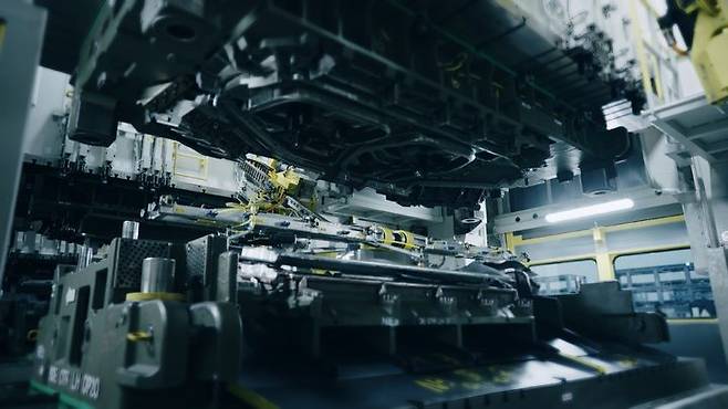 [엘라벨(미 조지아)=뉴시스] 미국 조지아주 엘라벨에 들어선 현대차그룹 메타플랜트 아메리카(HMGMA) 프레스 공장에서 강판이 패널로 제조되는 모습. (사진=현대차그룹 제공) 2025.03.26 photo@newsis.com *재판매 및 DB 금지