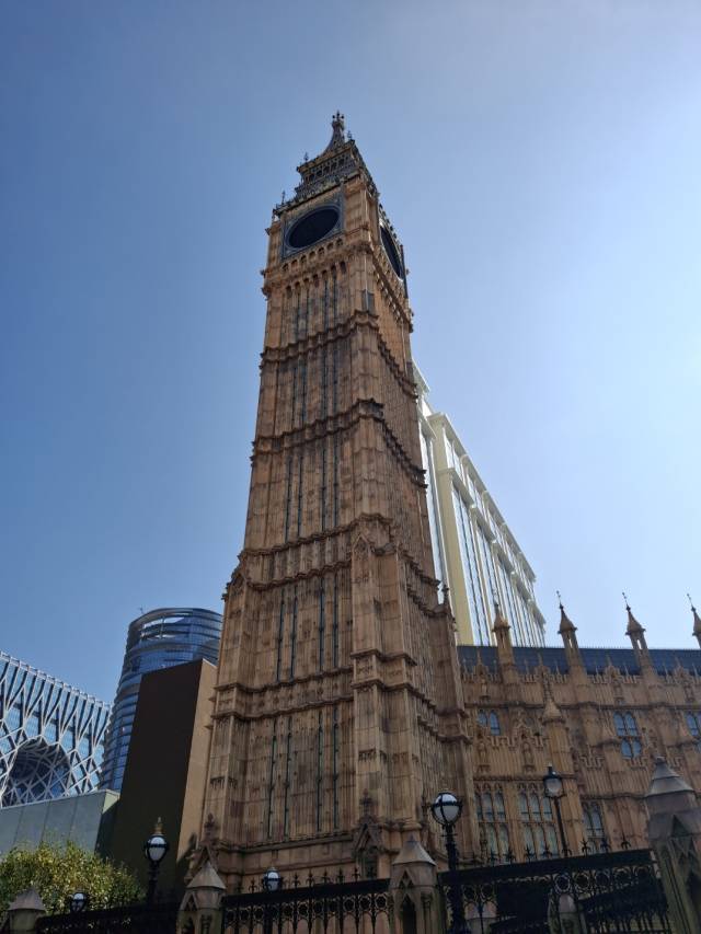 2023년 완공된 런더너 마카오 복합 리조트 전경. 영국 런던 빅벤과 같은 크기로 높이 96m의 모형 빅벤이 조성돼 있다. 이경운 기자