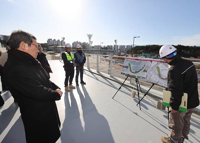 강릉컨벤션센터 건립 현장 찾은 김홍규 시장 [강릉시 제공. 재판매 및 DB 금지]