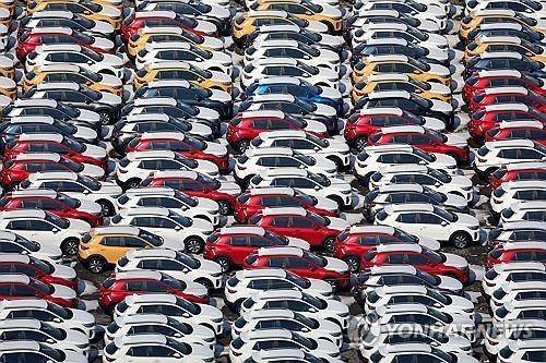 경기도 평택항 인근의 수출용 자동차 [연합뉴스 자료사진]