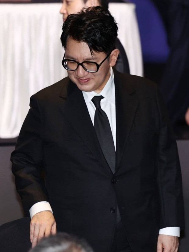 살이 빠진 방시혁 의장