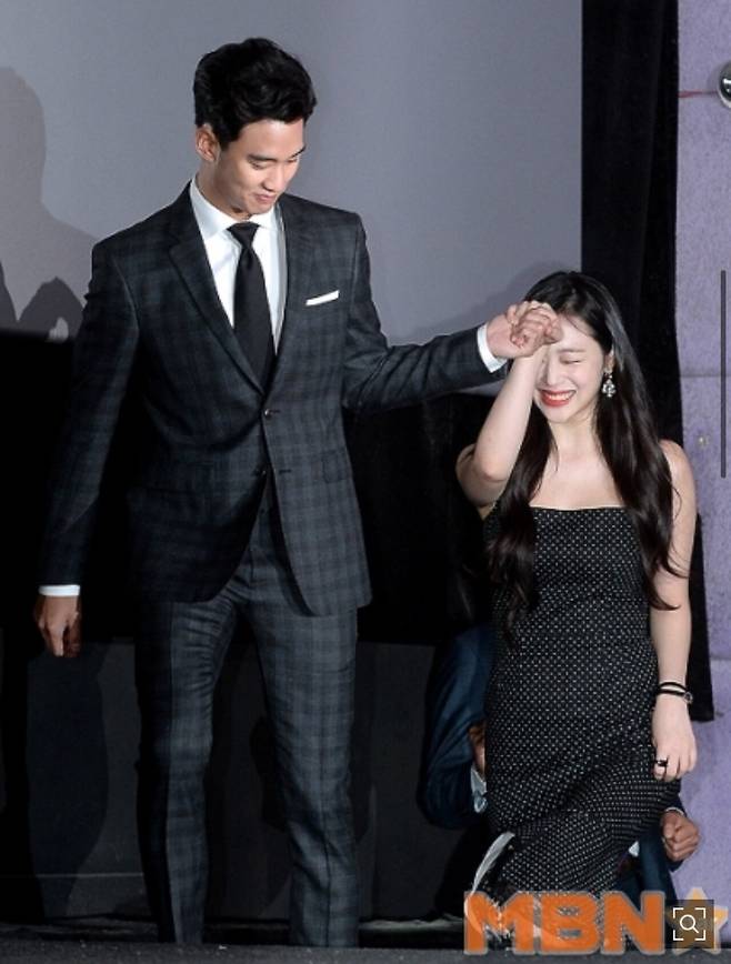 폭로 시점과 겹친 설리 오빠 발언…“6년의 노리개질, 우연일까” 팬들 술렁