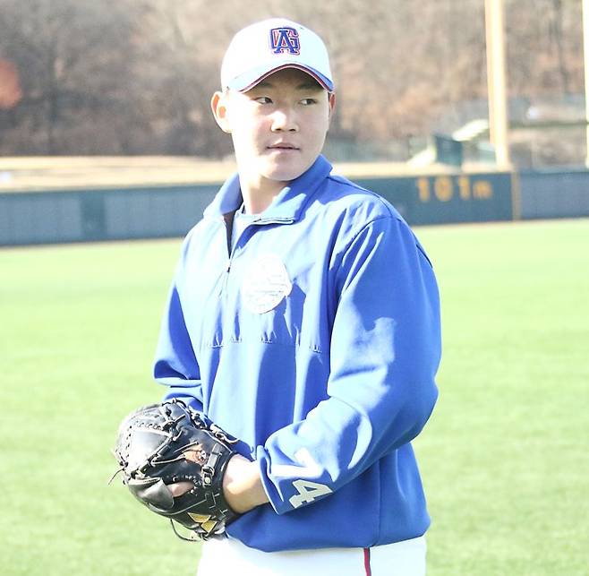 경기항공고 3학년 양우진이 3월 26일 부천고 전에서 1이닝 3K 무실점에 최고 150km의 스피드를 기록했다. 사진=전상일 기자