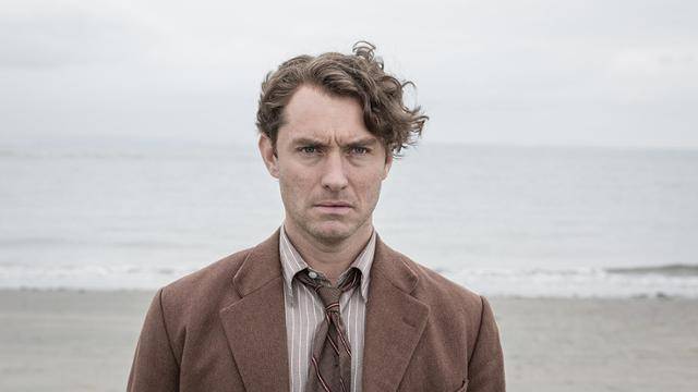 2017년 개봉한 영화 '지니어스'에서 토마스 울프 역할을 맡은 영국 배우 주드 로. 라이크 콘텐츠 제공